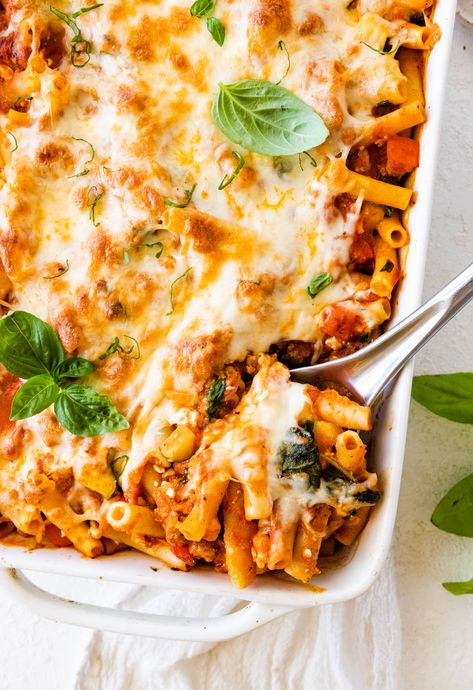 Easy Baked Ziti Ziti Noodles, Parmesan Spaghetti, Easy Baked Ziti, Ziti Recipe, Eating Bird Food, Ziti Recipes, Baked Ziti Recipe, Crispy Cheese, Baked Ziti