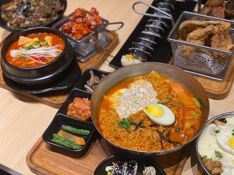 Korean Food At Home, Korean Food Delivery, Best Korean Food, Cloud Kitchen, Grab Food, Food At Home, Food Drinks Dessert, Food Drinks, Korean Food