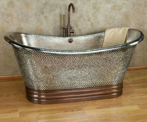 Petite enough for even the smallest bathrooms, this gorgeous copper double-slipper tub features a deep interior that is perfect for… Soaker Bathtub, Slipper Bathtub, Air Tub, Slipper Bath, Slipper Tubs, Freestanding Tub Faucet, Japanese Soaking Tubs, Copper Tub, Modern Bathtub