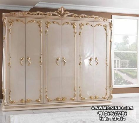 Classic Bedroom Furniture, Sofa Couch Design, Wooden Closet, Italian Furniture Design, Royal Furniture, Wooden Bed Design, Wooden Doors Interior, Bedroom Cupboard Designs, Furniture Design Wooden