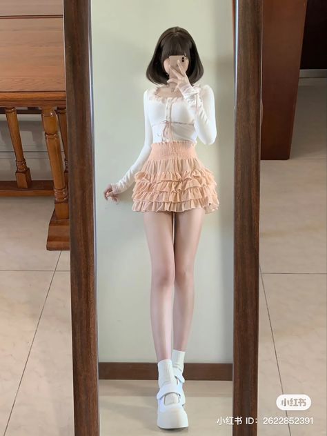 Chopstick Legs Outfit, Long Torso Outfits, Short Legs Long Torso, Legs Outfit, Fashion Tops Blouse, Kawaii Fashion Outfits, Dope Fashion, Body Dress