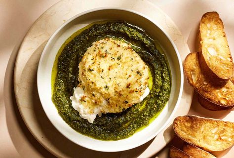 This Air-Fryer Burrata Will Be Your New Appetizer Flex Air Fryer Burrata Food And Wine, Air Fryer Burrata, Homemade Crackers Recipe, Burrata Recipe, Light Appetizers, Homemade Crackers, Italian Soup, Food Content, American Pie