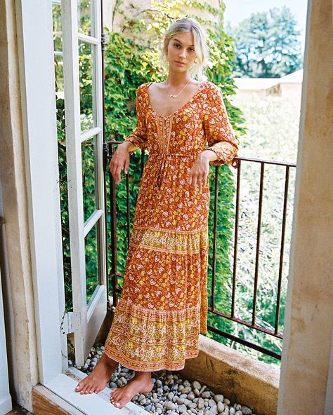 V Neck Summer Dress, Long Dress Floral, Bohemian Clothes Women, Spiritual Fashion, Arnhem Clothing, Beach Bohemian, Bohemian Dresses, Floral Print Dress Long, Mode Boho