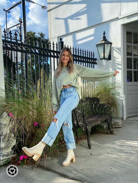 Sandals And Sweater Outfit, Dolce Vita Boots Outfit Caster, Denim Jeans And Boots Outfit, Dolce Vita Chelsea Boots, Jeans And Work Boots Women, 90 Jeans Outfit Winter, Jeans With Boots Outfit Winter, 90s Jeans And Boots, Fall Sweater And Jeans Outfit