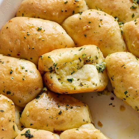 These homemade Garlic Bread Rolls are soft, buttery, and infused with rosemary and garlic. Perfectly golden on the outside and tender on the inside, they are filled and finished with savory garlic parsley butter. Ideal for any dinner table, these rolls are sure to impress your family and guests. Soft Garlic Bread, Garlic Bread Rolls, Garlic Breads, Homemade Garlic Bread Recipe, Parsley Butter, Rolls Homemade, Garlic Rolls, Team Dinner, Bread Sauce