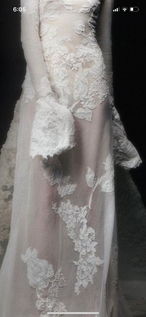 Vintage Dior Wedding Gown, Margiela Wedding Dress, Boho Wedding Look, Vintage Aesthetic Wedding Dress, Cinq Wedding Dress, Vogue Wedding Dresses, Vintage Wedding Shoes, Bridal Shower Champagne, 2nd Wedding Dresses