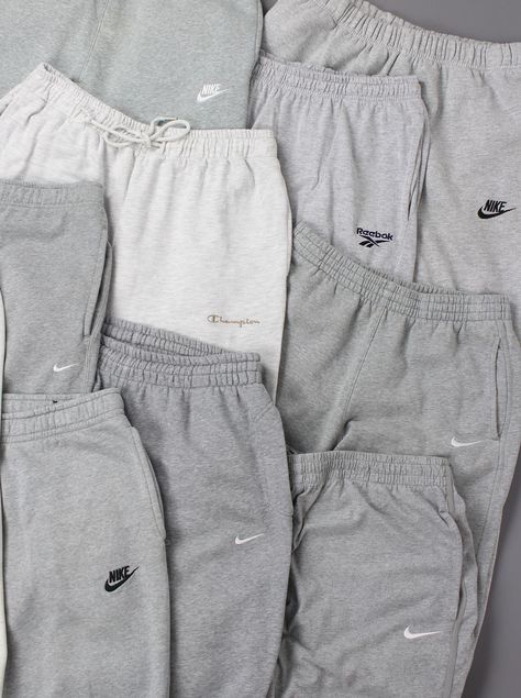 0e55666a4ad822e0e34299df3591d979desc54385284ri Cute Nike Sweats, Nike Clothes Aesthetic, Nike Style Outfit, Trackies Outfit, Nike Outfits For Women, Outfit Ideas Nike, Nike Sweatpants Outfit, Nike Sweats Outfit, Nike Trackies