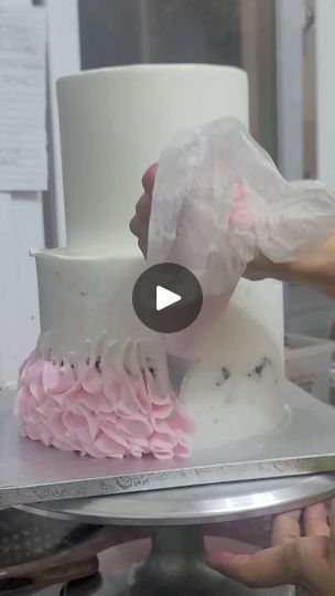 Ballerina Theme Cake, Xv Cakes Ideas, Cake 13th Birthday, Fairy Cake Ideas, Disney Princess Cake Ideas, Princess Cake Design, Princess Cake Ideas, Princess Themed Cake, Buttercream Ruffle Cake