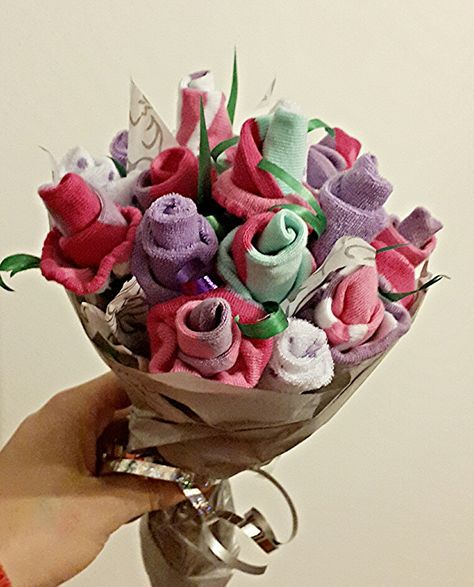 Baby sock bouquet Sock Bouquet Women, Socks Bouquet, Sock Roses, Sock Bouquet, Baby Sock Bouquet, Boyfriends Birthday Ideas, Baby Bouquet, Diy Diaper Cake, Socks Party