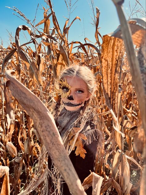 Costume from #spirithalloween Scary Scarecrow Costume Women, Scare Crow Halloween Costume Ideas, Scarecrow Photoshoot, Crow Photoshoot, Halloween Scarecrow Costume, Scarecrow Costume Women, Scary Scarecrow Costume, Scarecrow Costumes, Scarecrow Pictures