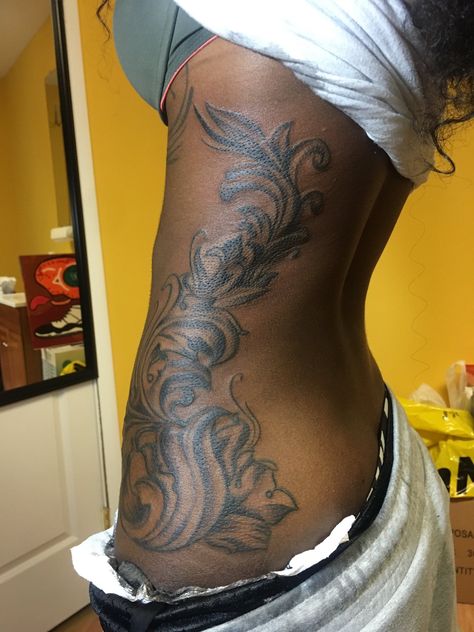 Dorcas Meadows, Side Stomach Tattoos, Arm Sleeve Tattoos For Women, Stomach Tattoos Women, Rib Tattoos For Women, Waist Tattoos, Black Girls With Tattoos, Long Sleeve Blouses, Spine Tattoos For Women