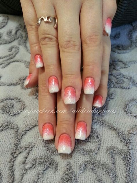 Coral and White Ombre Nails Coral Ombre Nails, Nails Beige, Nails Coral, Ideas For Nails, Coral Ombre, Grey Nail Designs, Coral Lips, Coral Nails, Holiday Nail Designs