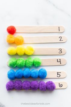 Pom Pom Math Activities, Preschool Activities With Numbers, Counting With Popsicle Sticks, Pom Pom Counting Activity, Preschool Counting Crafts, Kg Class Activity Ideas, Class 1 Activities, Counting For Preschool, Learning Kids Activity