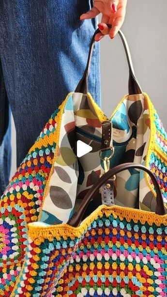 Crochet Summer Bags, Sac Tote Bag, Bags Crochet, Sewing Embroidery Designs, Summer Crochet, Vintage Crochet, Crochet Fashion, Just In Time, Weekender Bag