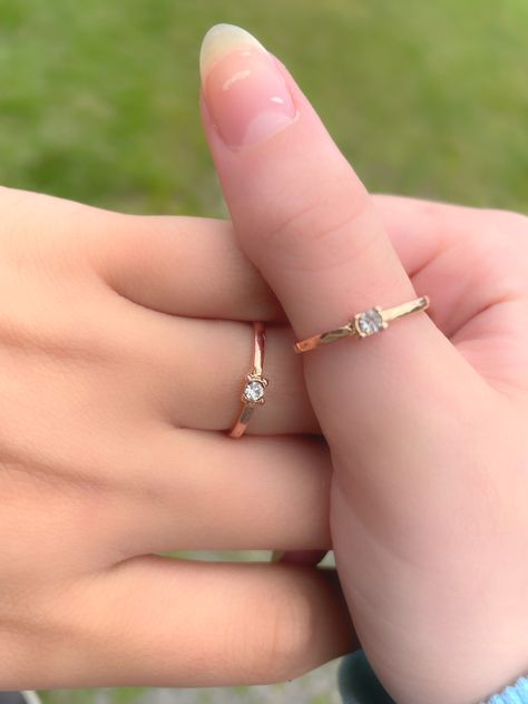 Matching Rings For Besties, Rings For Besties, Hands Aesthetic, Bff Jewelry, Aesthetic Rings, Friend Rings, Couple Hands, Hand Photo, Self Portrait Poses