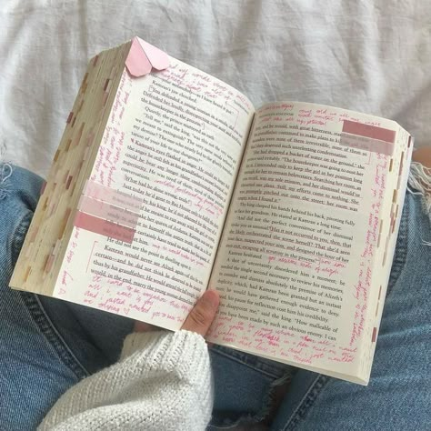 Book Background, Pink Books, Book Annotation, Studying Inspo, Girl Reading, School Motivation, Book Girl, I Love Books, Study Motivation