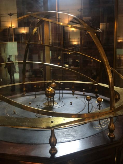 British museum, space, aesthetic, dark academia, classics Orrery Aesthetic, Old Observatory Aesthetic, Dark Academia Technology, Night Academia Aesthetic, Ancient Astronomy Aesthetic, Magic Study Aesthetic, Futuristic Academia Aesthetic, Dark Academia Magic Aesthetic, Astro Academia Aesthetic