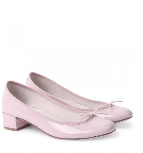 Wishlist Shoes, Preppy Chic Outfits, Heels And Socks, Dr Shoes, Preppy Chic, Shoe Inspo, Princess Outfits, Aesthetic Shoes, Pretty Shoes