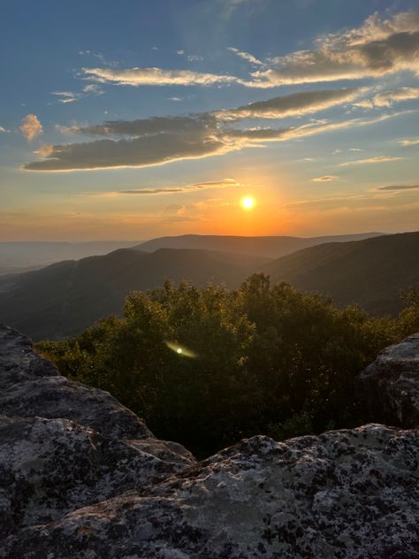 Sunrise Over Mountains, Hike Pictures, Summer Core, Sagada, Adventurous Things To Do, Hiking Aesthetic, Forest Mountain, Gorgeous Scenery, Nature Scenery