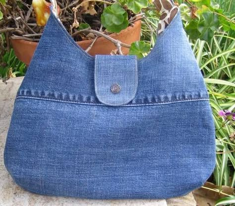 Blue Jean Purses, Denim Bag Patterns, Jean Purses, Sacs Tote Bags, Upcycled Jeans, Sac Diy, Jean Purse, Purse Pattern, Denim Handbags