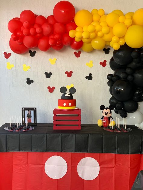 Mickey Mouse Clubhouse 2nd Birthday Mickymaus Birthday Theme, Mickey Mouse Ideas, Mickey Mouse Birthday Decor, Mickey Mouse Birthday Party Decorations, Mickey Mouse Birthday Balloons, Mickey Mouse Birthday Backdrop, Mickey Party Decorations, Mickey Mouse Backdrop, Mickey Mouse Pinata