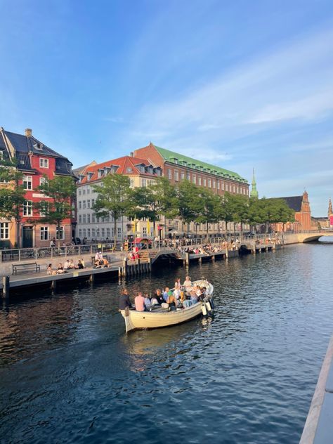 Copenhagen Denmark Summer, Cophengan Denmark, Copenhagen Summer Aesthetic, Denmark Lifestyle, Denmark Culture, Copenhagen Denmark Aesthetic, Denmark Summer, Stockholm Summer, Denmark Aesthetic