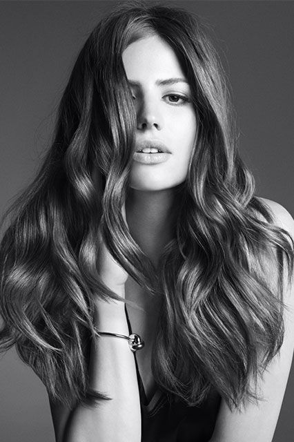 Le FroisséMuch like the rest of the world, Murenu is a fan of beach waves. "This is probably my favorite look [of the campaign]," he confessed. Hair Campaign, Salon Photoshoot, Cameron Russell, Kerastase Hair, Creative Shots, Editorial Hair, Hair Volume, Love Your Hair, Beauty Advice