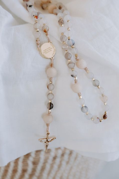 Traditional Catholicism, Rosary Jewelry, Christian Shirts Designs, Parts Of The Heart, Rosary Beads Catholic, The Holy Family, Christian Necklace, Catholic Jewelry, Rosary Catholic