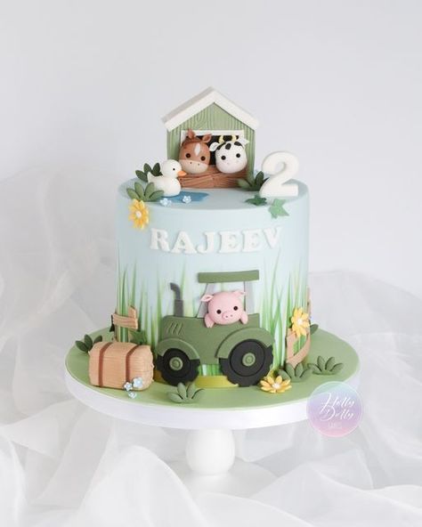 Pink Tractor Cake, Farm Animals Cake Ideas, Combine Birthday Cake, Tractor Themed Cake, Farm Animal Cakes For Kids, Farm Cakes For Boys, Farmyard Birthday Cake, Cake Farm Animals, Farm Cake Ideas