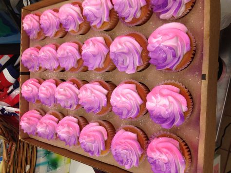 Airbrushed cupcakes with glitter! Airbrush Cupcakes Ideas, Airbrush Cupcakes, Airbrushed Cupcakes, Cupcakes With Glitter, Airbrushed Cakes, Airbrush Cake, Princess Food, Swirl Cupcakes, Pink Desserts