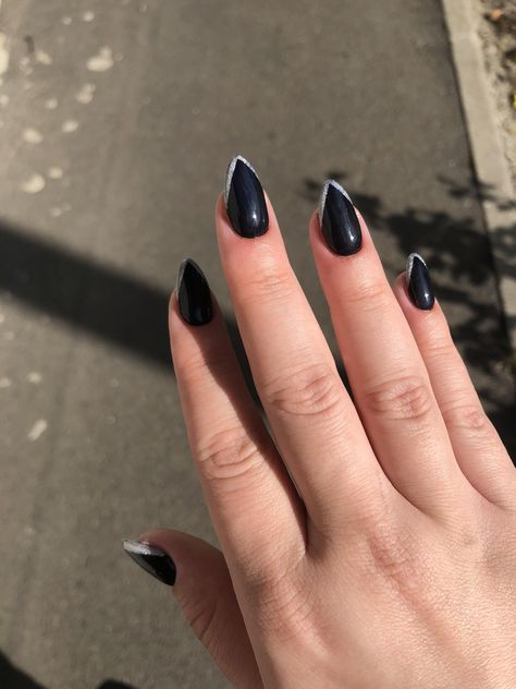 Reyna Nails, Plain Black Nails, Valorant Nails, Fall Nail Art Ideas, Short Oval Nails, Reyna Valorant, Fingernails Painted, Nails Inspired, Ombre Acrylic Nails