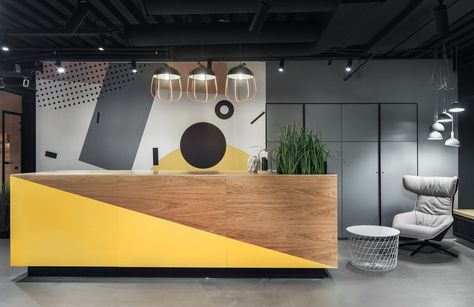 Reception area at Workki’s Saint Petersburg coworking space Ikea 2015, Office Reception Design, Office Reception Area, Clinic Interior, Kura Bed, Reception Desk Design, Neo Geo, Industrial Interior Design, Office Reception