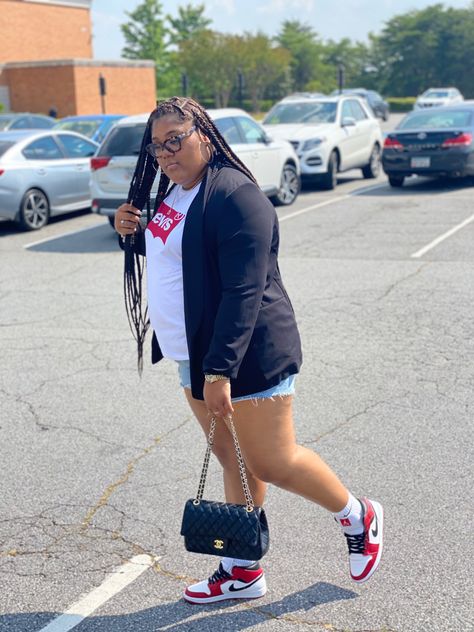 Sneaker And Blazer Outfit Black Women, Blazer And Shorts Outfit Sneakers, Plus Size Dunks Outfit, Plus Size Jordan 1 Outfit, Shorts And Sneakers Outfit Black Women, Blazer And Jordans Outfit, Plus Size Outfits With Converse, Errands Outfit Plus Size, Shorts And Blazer Outfit Classy