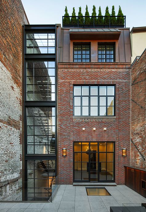 Chestnut Street Townhouse by Hacin + Associates | Residential Design Street Townhouse, Townhouse Designs, Brick Walls, Design Exterior, Brick Building, Facade Design, Villa Design, Residential Design, Glass Doors