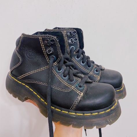 Chunky Vintage Black Doc Marten Boots! Size 5, Fit A Women’s Size 6 Perfectly! Basically Brand New Condition Besides Some Rusting On The Eyelets! Doc Sandles, Lesbian Shoes, Low Doc Martens, Valentina Core, Vintage Black Boots, Doc Martin Boots, Sketchers Boots, Vintage Doc Martens, Doc Martins Boots