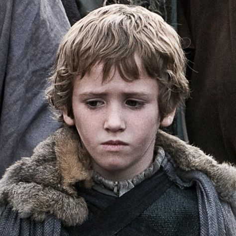 Game Of Thrones Rickon, Rickon Stark, Stark Children, Moon Lovers Drama, Game Of Thrones Merchandise, Stark Family, The Winds Of Winter, Then And Now Photos, A Dance With Dragons