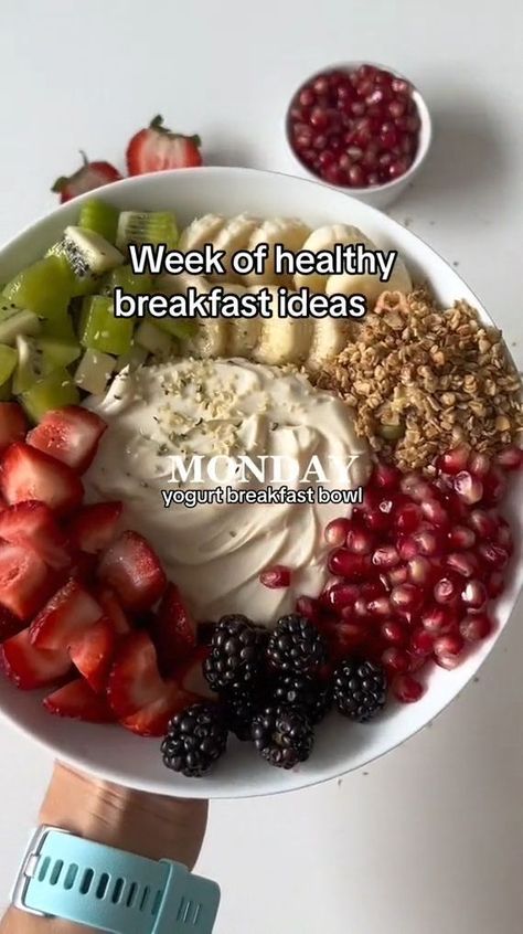 That Girl Breakfast, Breakfast Bowls Healthy, Clean Breakfast Recipes, Fruit Breakfast Ideas, Plat Healthy, Petit Dej Healthy, Déjeuner Healthy, Girl Breakfast, Makanan Rendah Kalori