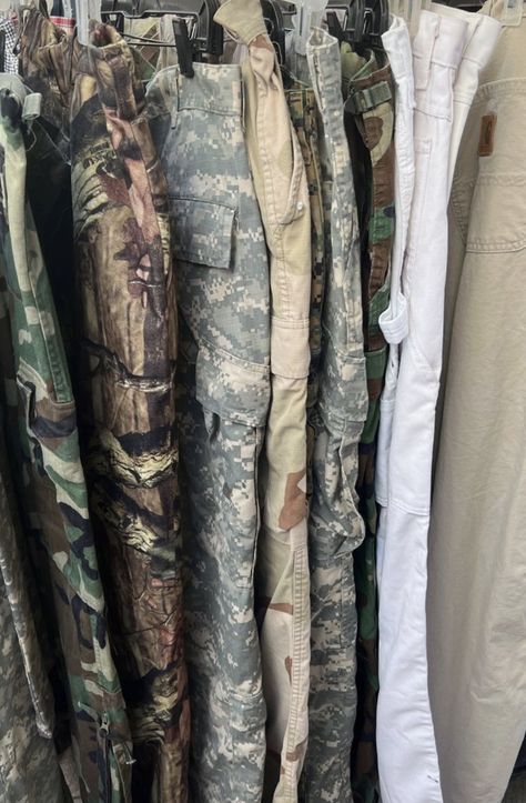 Army Pants Aesthetic, Green Army Pants, Baggy Camo Cargo Pants, Cargo Army Pants, Army Clothes Aesthetic, Green Camo Cargo Pants Outfit, Combat Cargo Pants, Army Print Cargo Pants Outfit, Cargo Army Pants Outfit