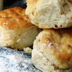 Copycat KFC Biscuits Recipe - Fast Food Menu Prices Kfc Biscuit Recipe, Perfect Biscuits, 3 Ingredient Biscuit Recipe, Kfc Biscuits, 2 Ingredient Biscuits, Homemade Biscuits Recipe, Canned Biscuits, Fast Food Menu, Biscuits Easy