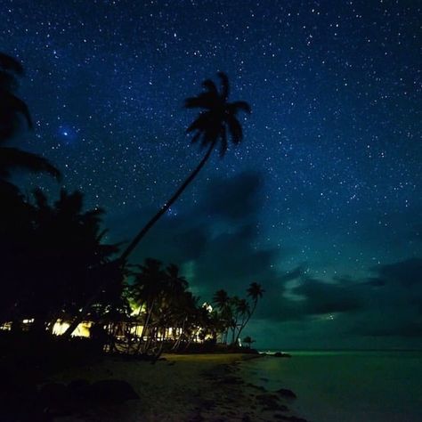 FROMNICARAGUA.COM on Instagram: “🌿🌊🦐✨ @travellingnicaragua The beautiful star-studded night sky over the Corn Islands ✨ . . . [Photo Credit: @big_corn_island ] #starynight…” Night Island Aesthetic, Island At Night, Island Night, Tropical Night, Ocean At Night, Playlist Covers, Desert Island, Galapagos Islands, Night Scene