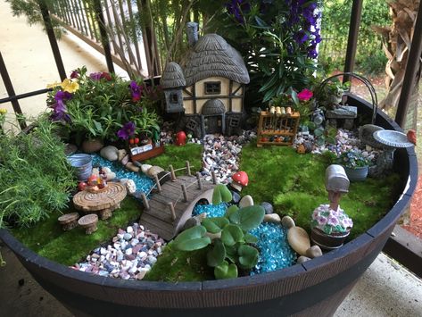 Kids Fairy Garden, Fairy Garden Containers, Fairy Garden Pots, Indoor Fairy Gardens, Succulent Garden Design, Fairy Garden Designs, Garden Houses, Fairy Garden Crafts, Asian Garden