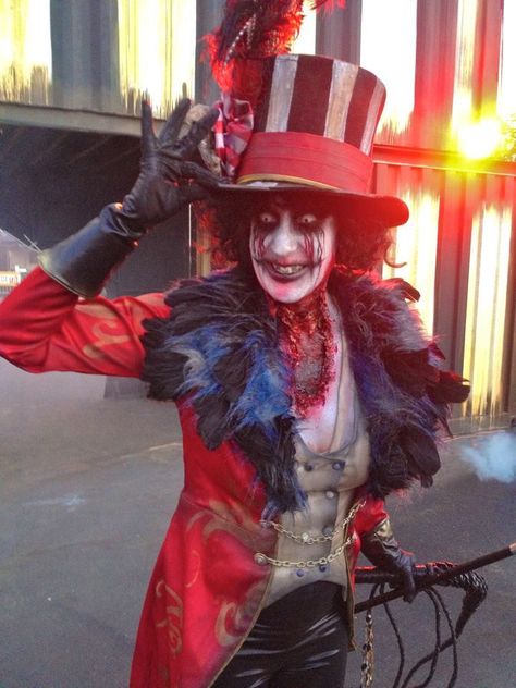 evil ringmaster - Google Search Carnival Freakshow Costumes, Zombie Ringmaster, Circus Halloween Costumes Women, Evil Ringmaster, Ringmaster Clown, Ringmaster Makeup, Zombie Circus, Evil Circus, Twisted Circus