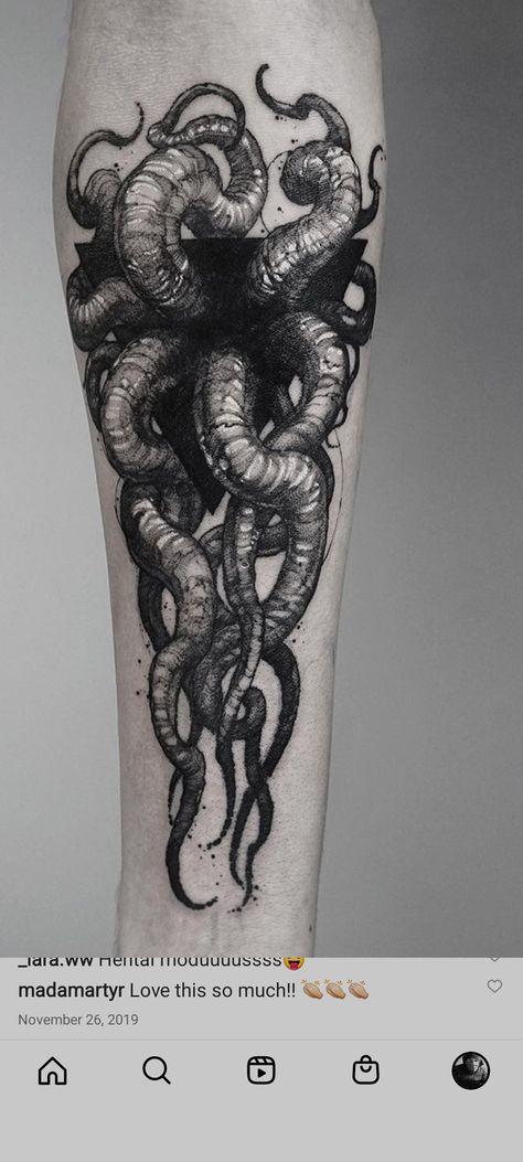 Tentacle Tattoo, Dark Feminine Tattoos, Cthulhu Tattoo, Rip Tattoos For Mom, Kraken Tattoo, Feminine Skull Tattoos, Organic Tattoo, Octopus Tattoo Design, Feminine Tattoo Sleeves