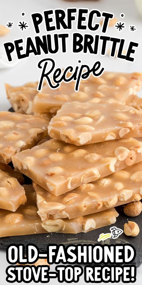 Peanut Brittle Coconut Brittle Recipe Easy, Walnut Brittle Recipe Easy, Soft Peanut Brittle Recipe, Crockpot Candy Recipes, Homemade Peanut Brittle, Gingerbread Fudge, Holiday Candy Recipes, Snacks Sweet, Chocolate Christmas Cookies