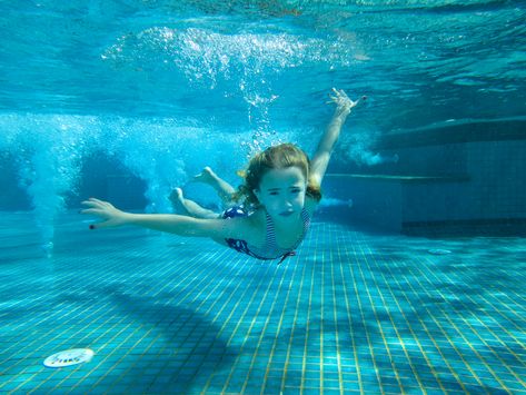 Swimming Underwater Reference Swimming Reference, Underwater Drawing, Underwater Model, Swimming Photography, Swimming Photos, Gesture Drawing Poses, Swimming Underwater, Swimming Benefits, Reference Pose