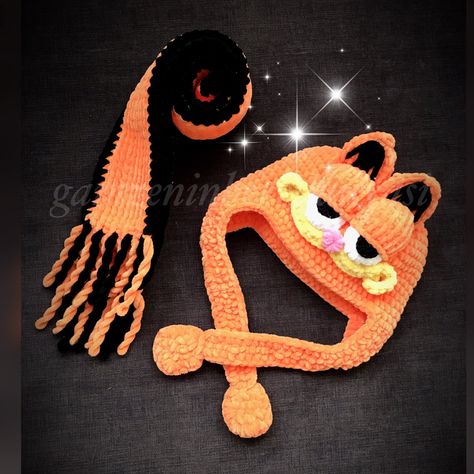 Orange Hat Crochet, Garfield Crochet Hat, Crochet Garfield Pattern Free, Orange Crochet Projects, Crochet Garfield Hat, Garfield Fashion, Garfield Accessories, Orange Crochet Ideas, Garfield Hat