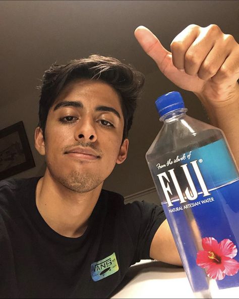 Karan Brar, Billy Unger, Preppy Hairstyles, Old Disney Channel, Bottle Of Water, 2013 Swag Era, Water Drawing, Cameron Boyce, Matthew Gray