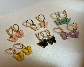 Small Jewelry business in baton rouge, LA. Diy Wire Jewelry Rings, Butterfly Dangle Earrings, Wire Jewelry Rings, Pearl Butterfly, Butterfly Earrings Gold, Granny Square Bag, Drop Earrings Gold, Classy Jewelry, Amethyst Bracelet