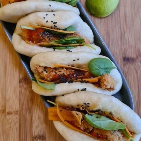 Bao - kinesisk street food alias dampede boller - Madens Verden Aioli, Dog Bun, Pulled Pork, Hot Dog Buns, Street Food, Hot Dogs, Read More, Bread, Ethnic Recipes