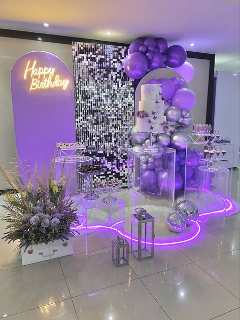 Euphoria Decoration, Aniversario Euphoria, Purple Decorations Party, Purple Birthday Theme, Euphoria Bday Party, Euphoria Party Ideas, Euphoria Birthday Party Theme, Euphoria Theme Party, Euphoria Themed Party